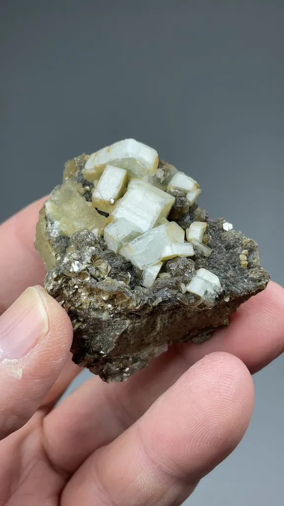 Fluorapatite - image 2