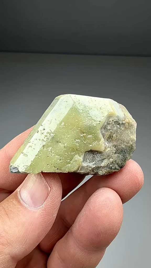 Fluorapatite - image 2