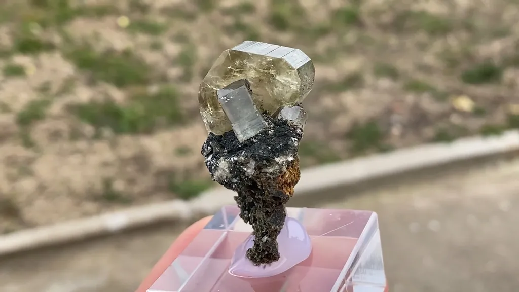 Fluorapatite - image 5