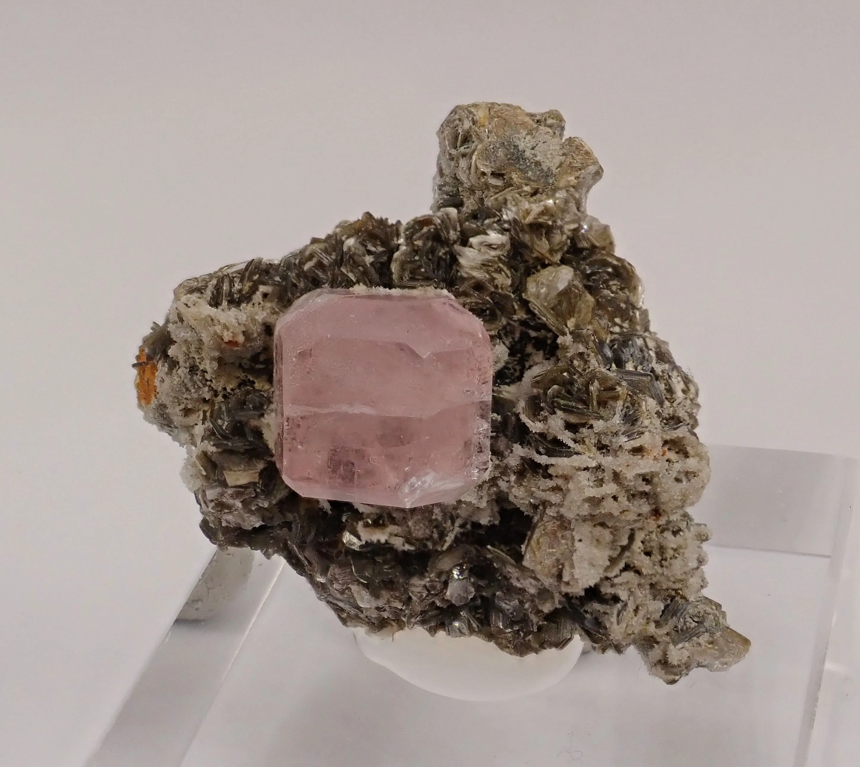 Fluorapatite - image 1