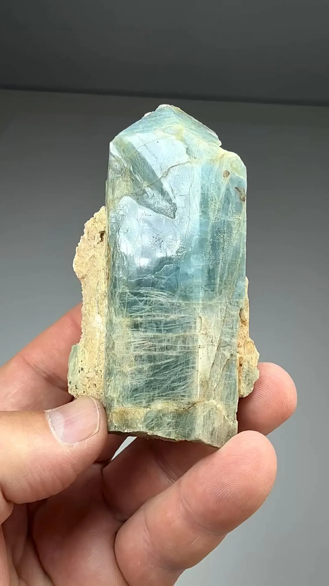 Fluorapatite (2519) - image 2