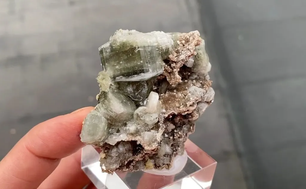 Fluorapatite - image 5