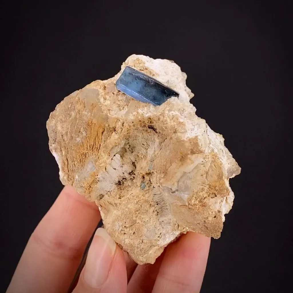 Fluorapatite image