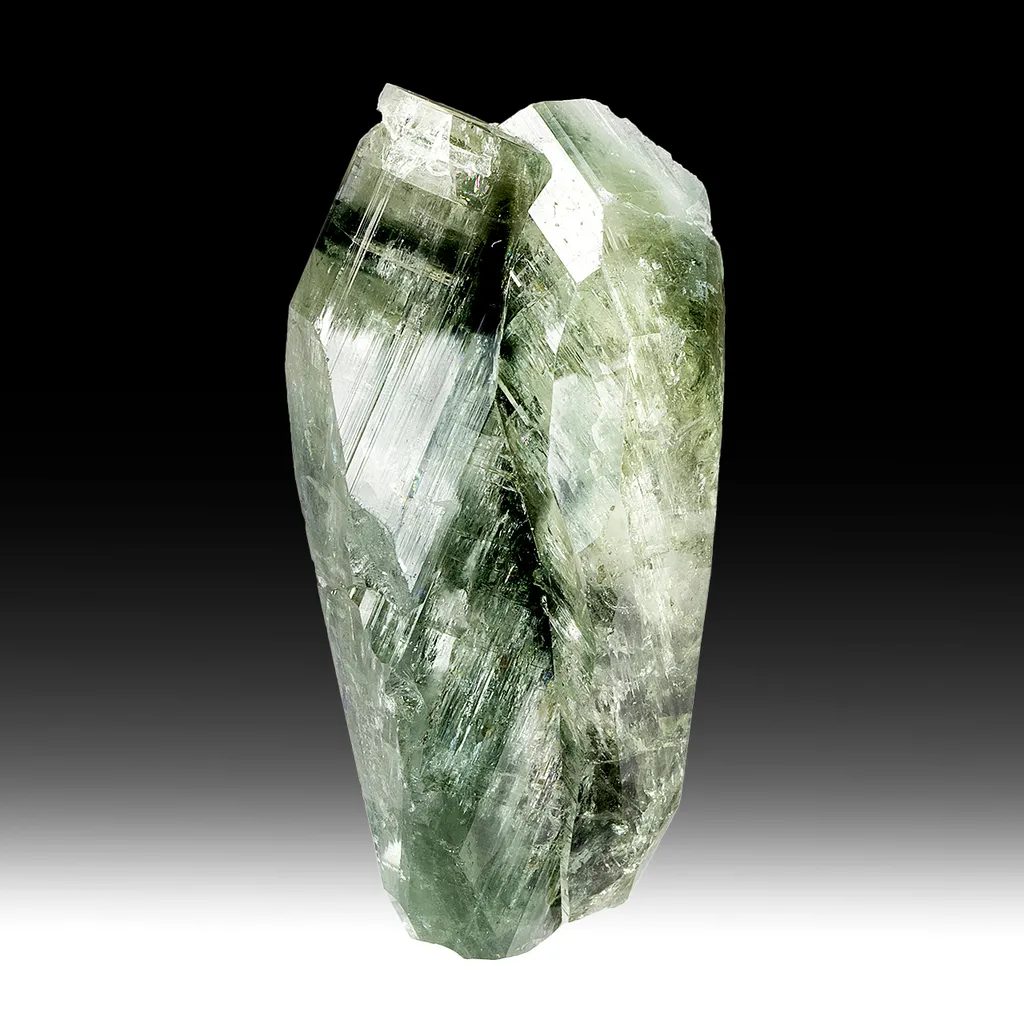 Fluorapatite image