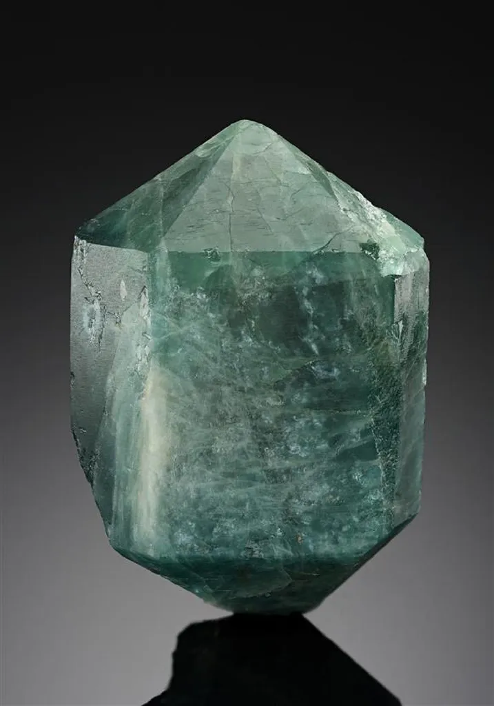 Fluorapatite image