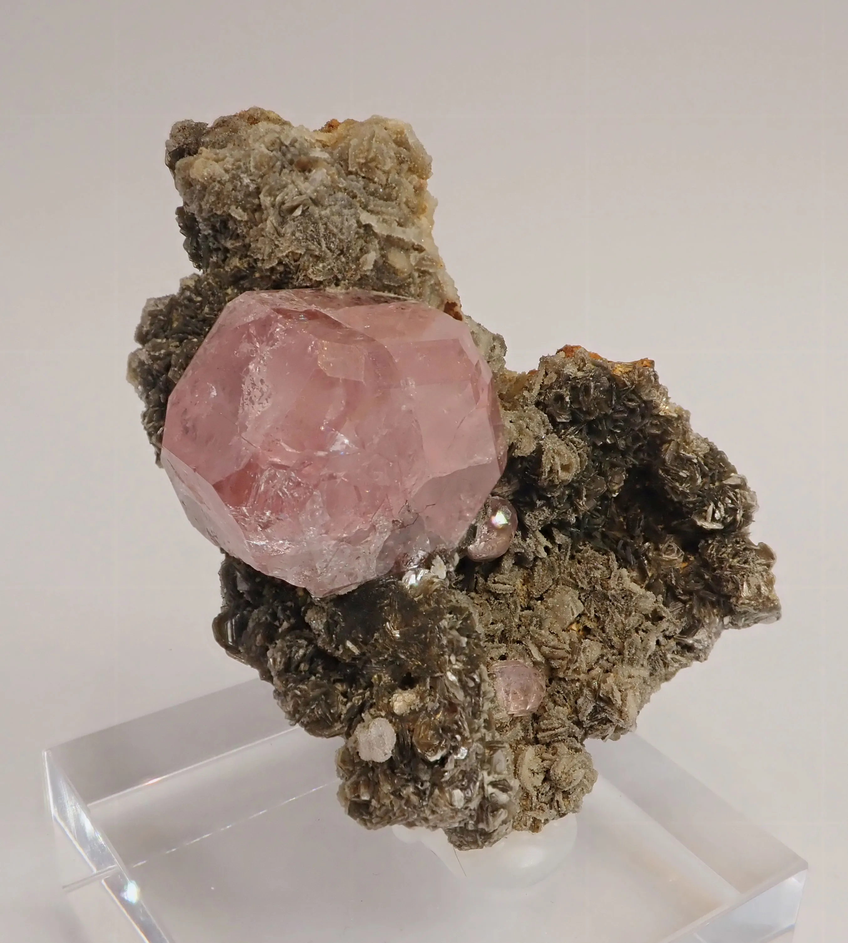 Fluorapatite - image 3