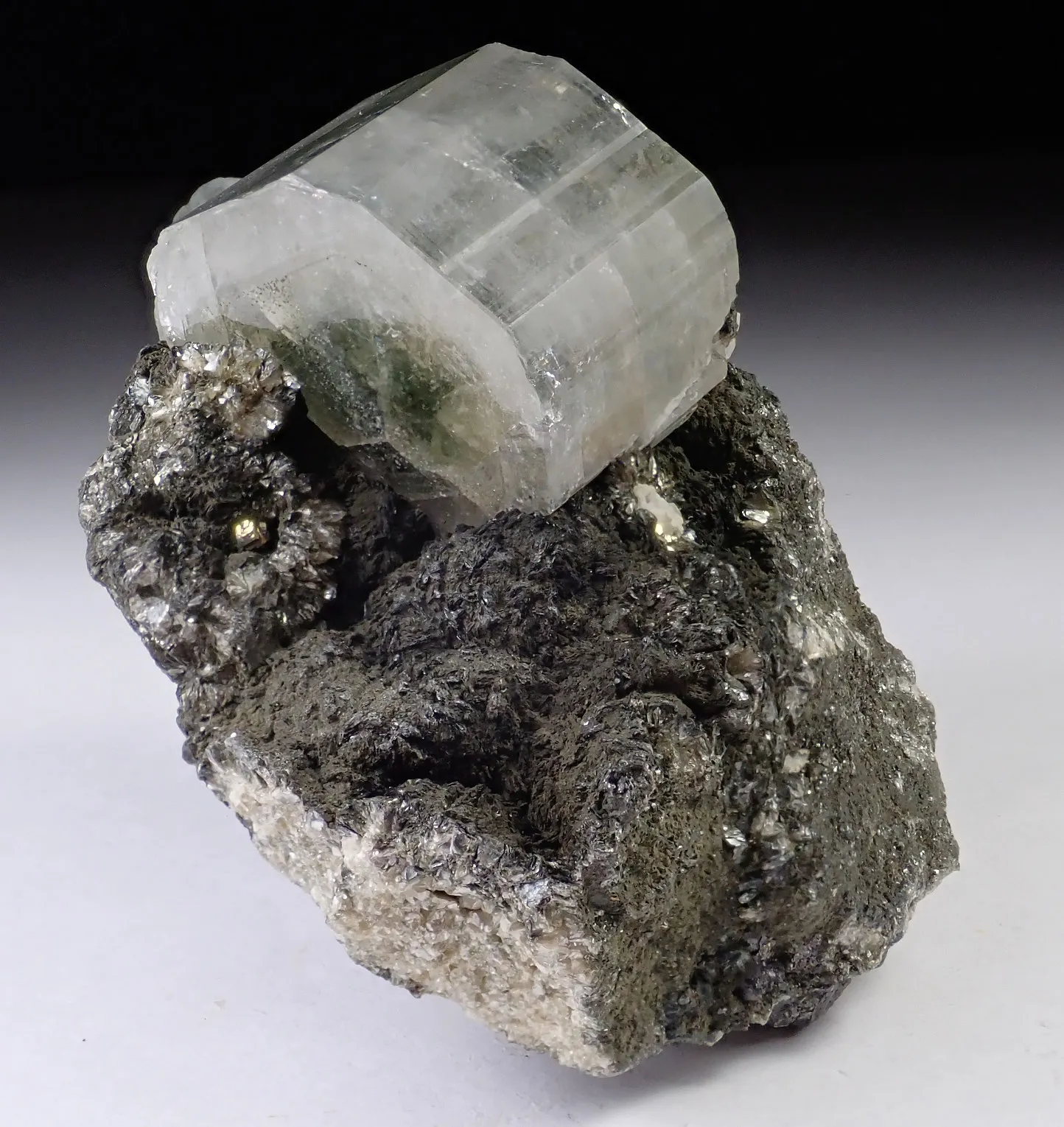 Fluorapatite - image 1