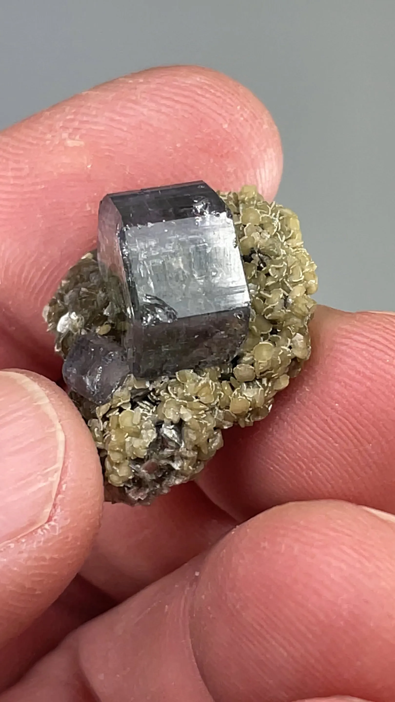 Fluorapatite - image 2