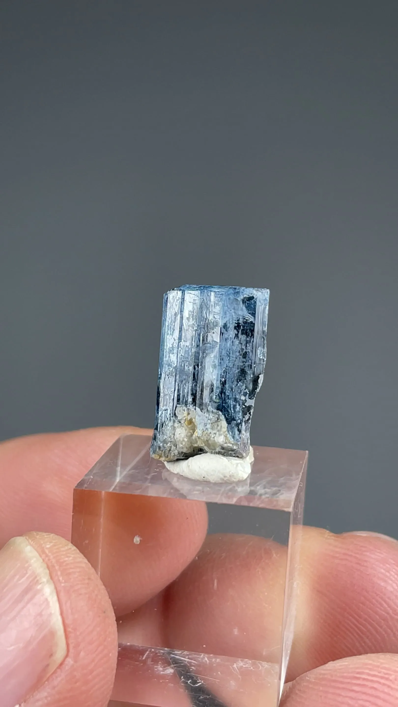 Fluorapatite - image 2
