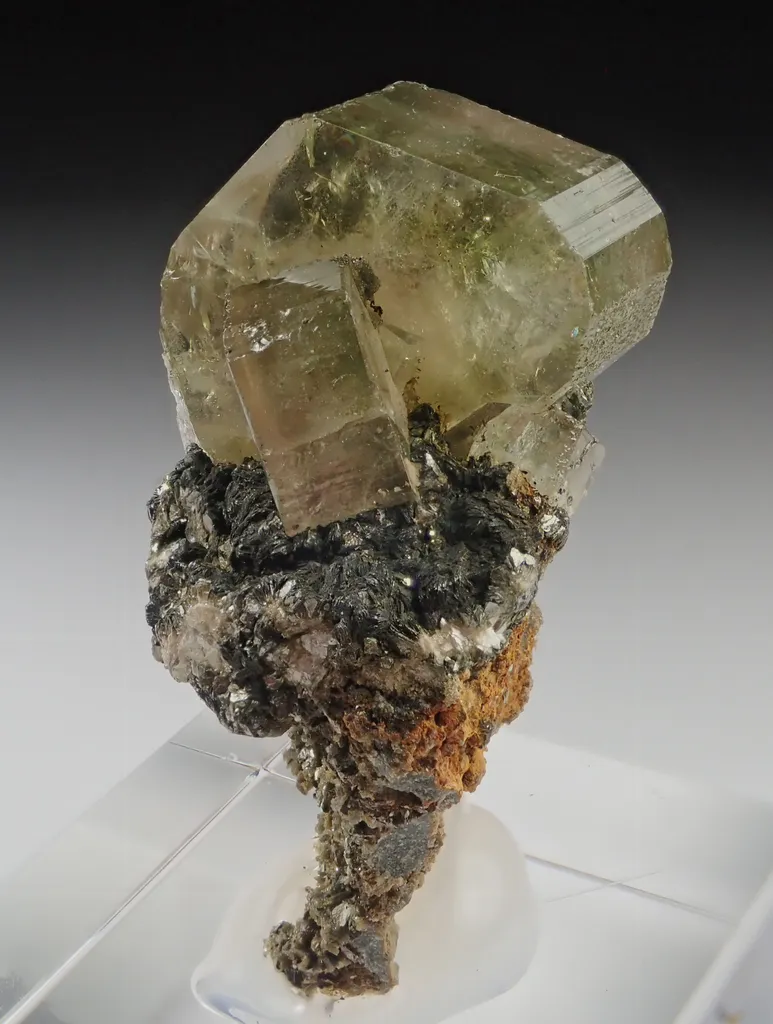 Fluorapatite - image 3