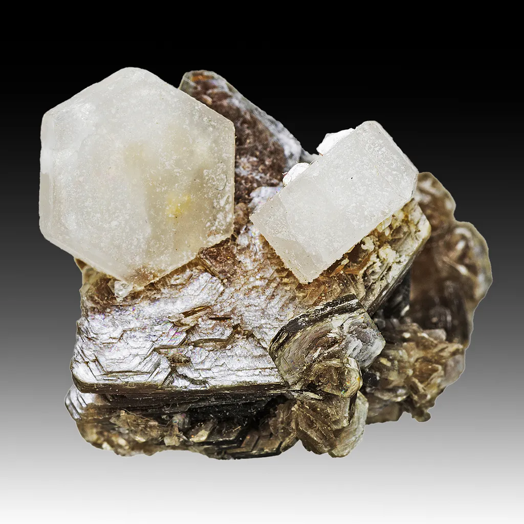 Fluorapatite image
