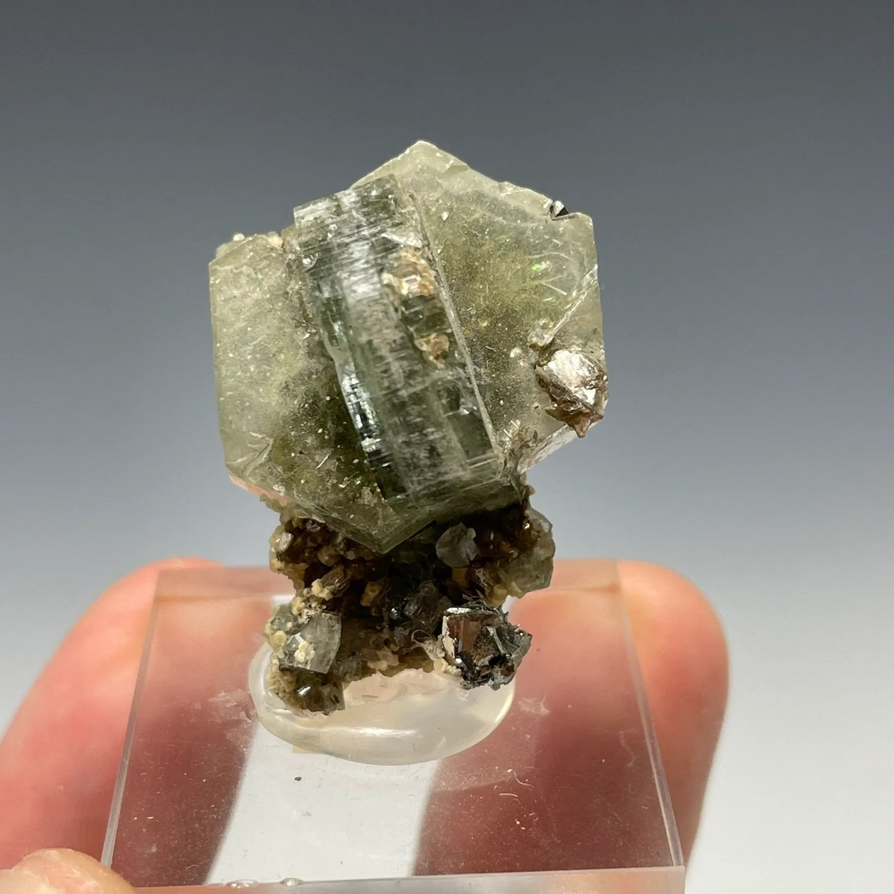 Fluorapatite - image 1