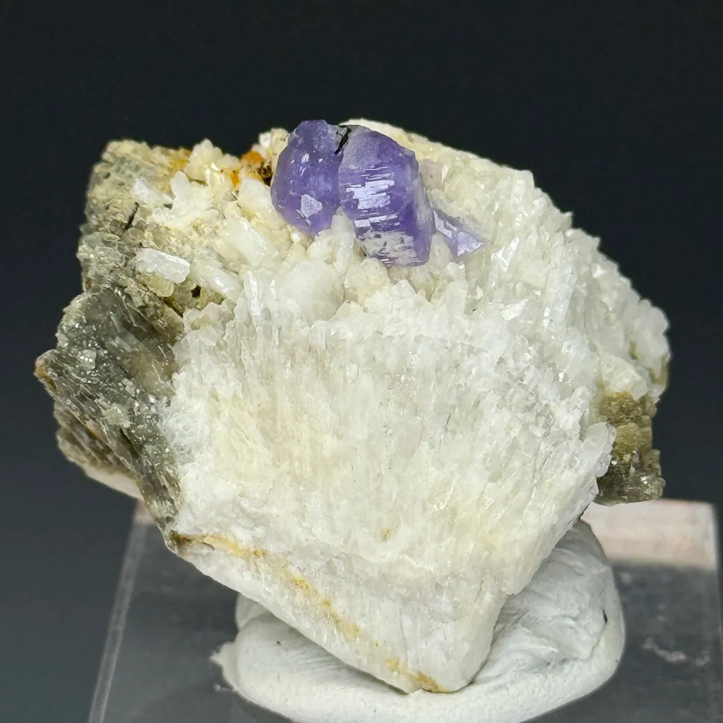 Fluorapatite image