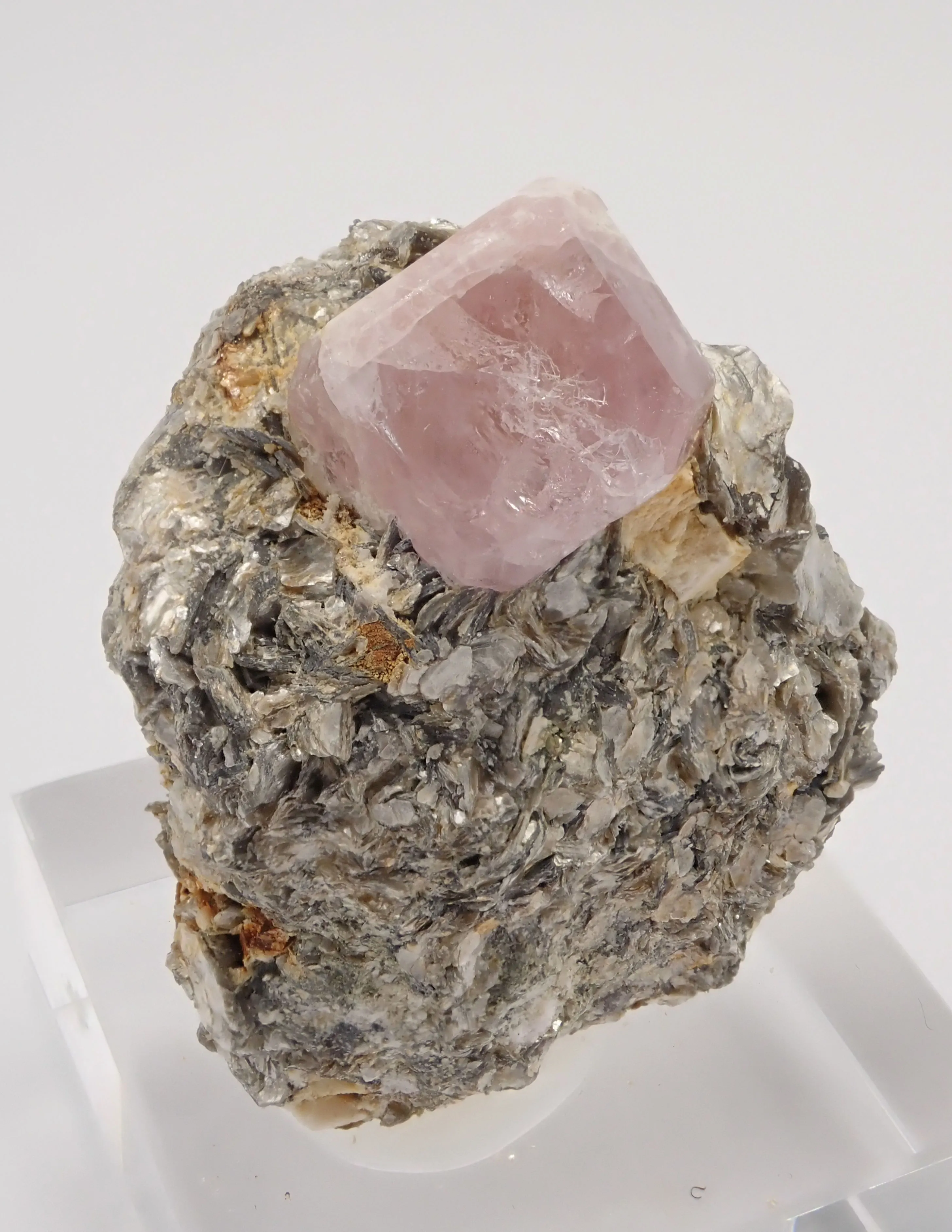 Fluorapatite - image 3
