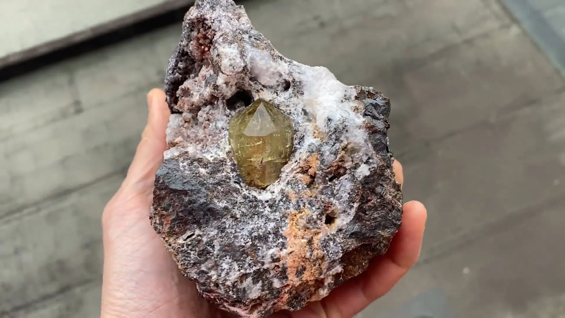 Fluorapatite - image 5