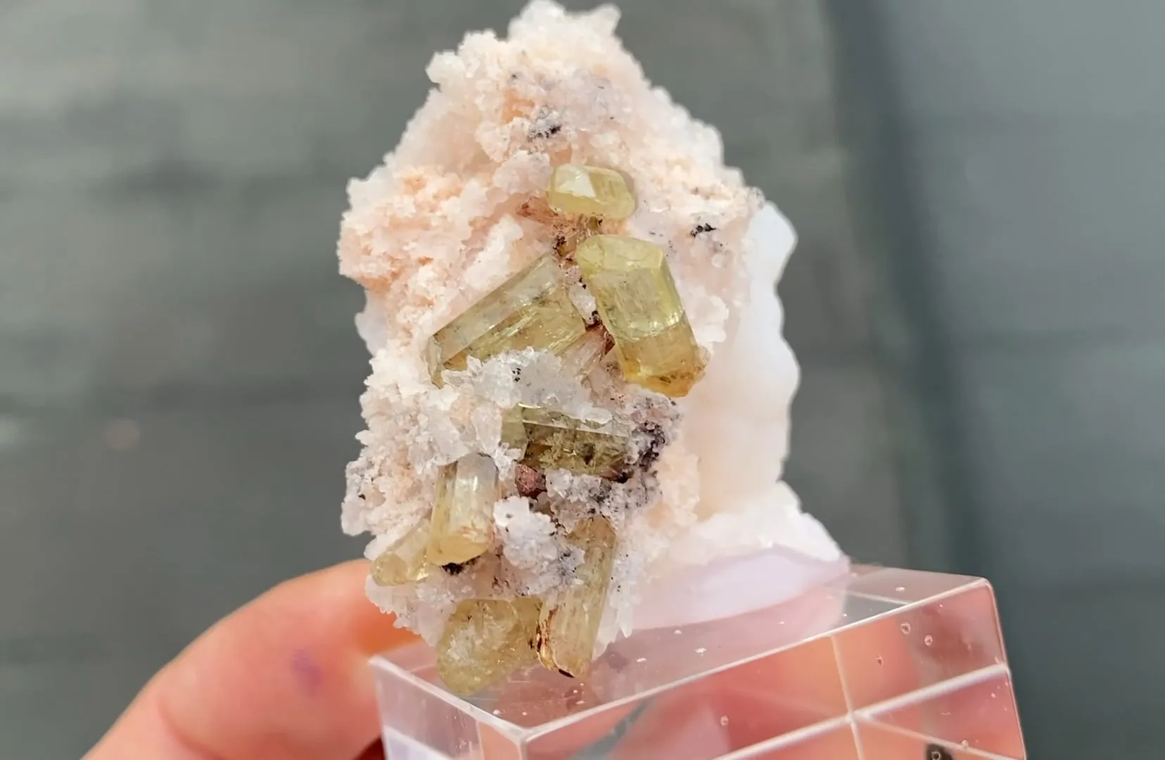 Fluorapatite - image 5