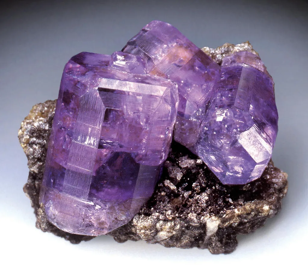 Fluorapatite image