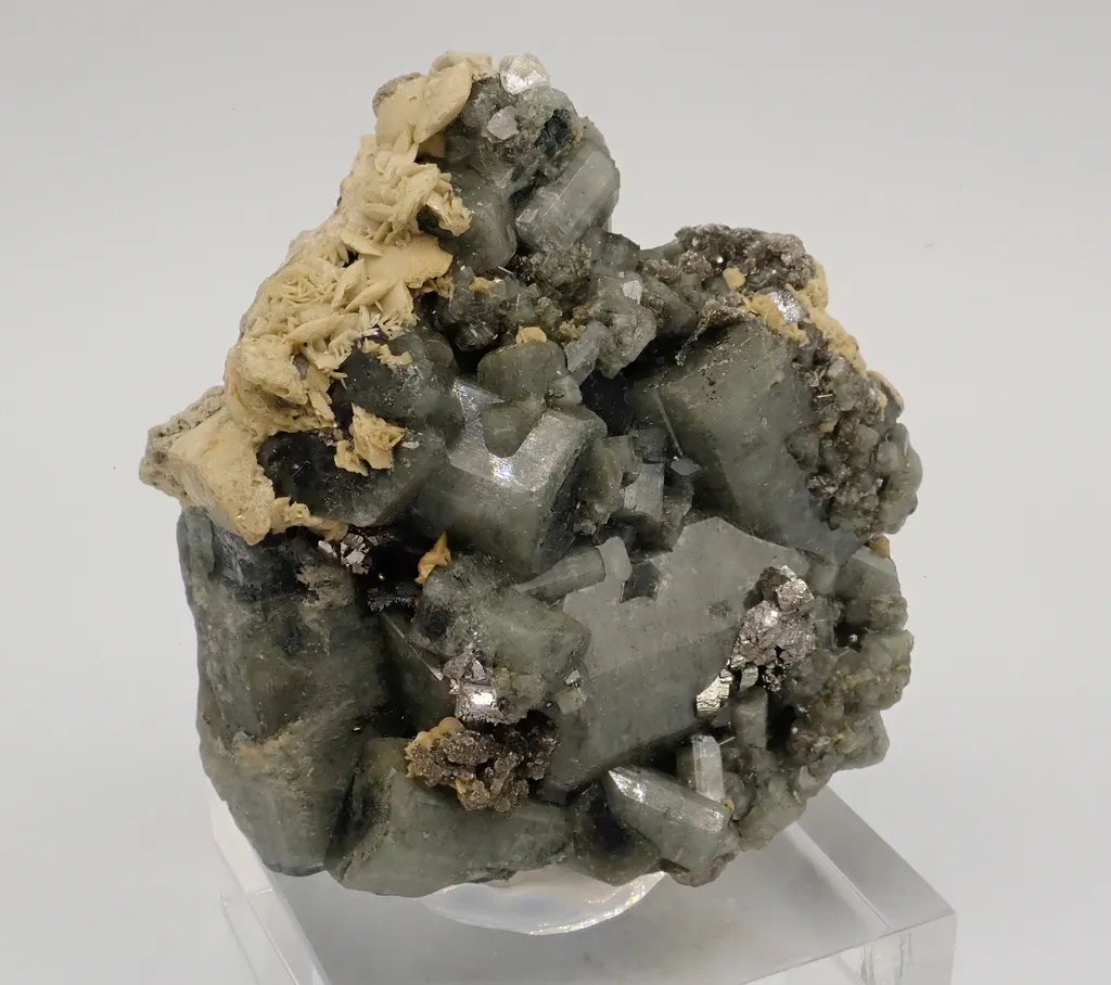 Fluorapatite image