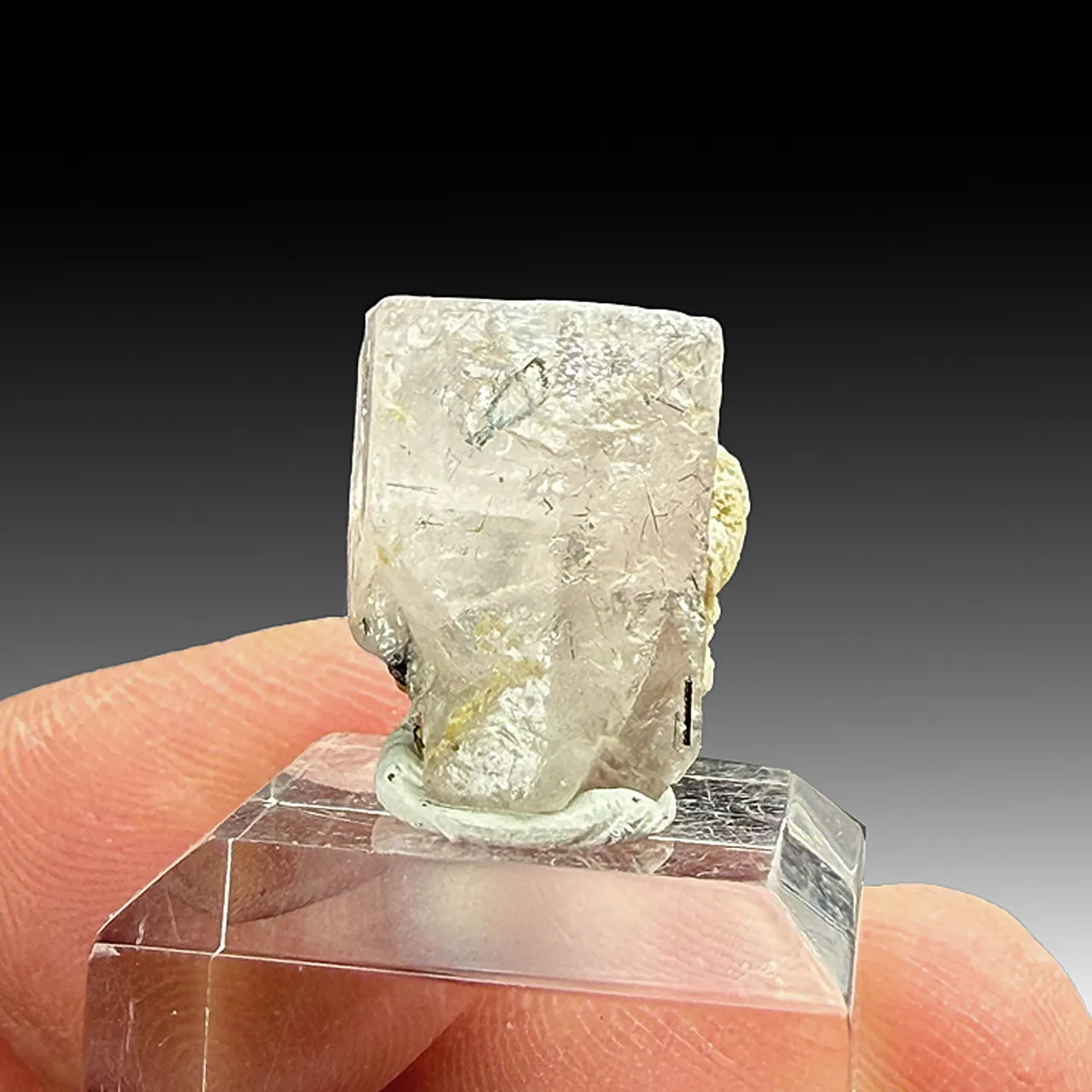 Fluorapatite - image 1