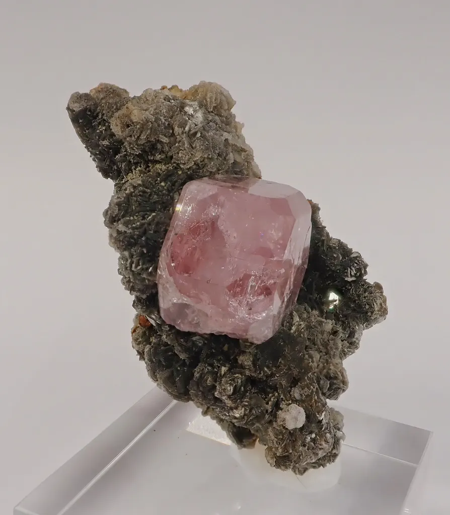 Fluorapatite image