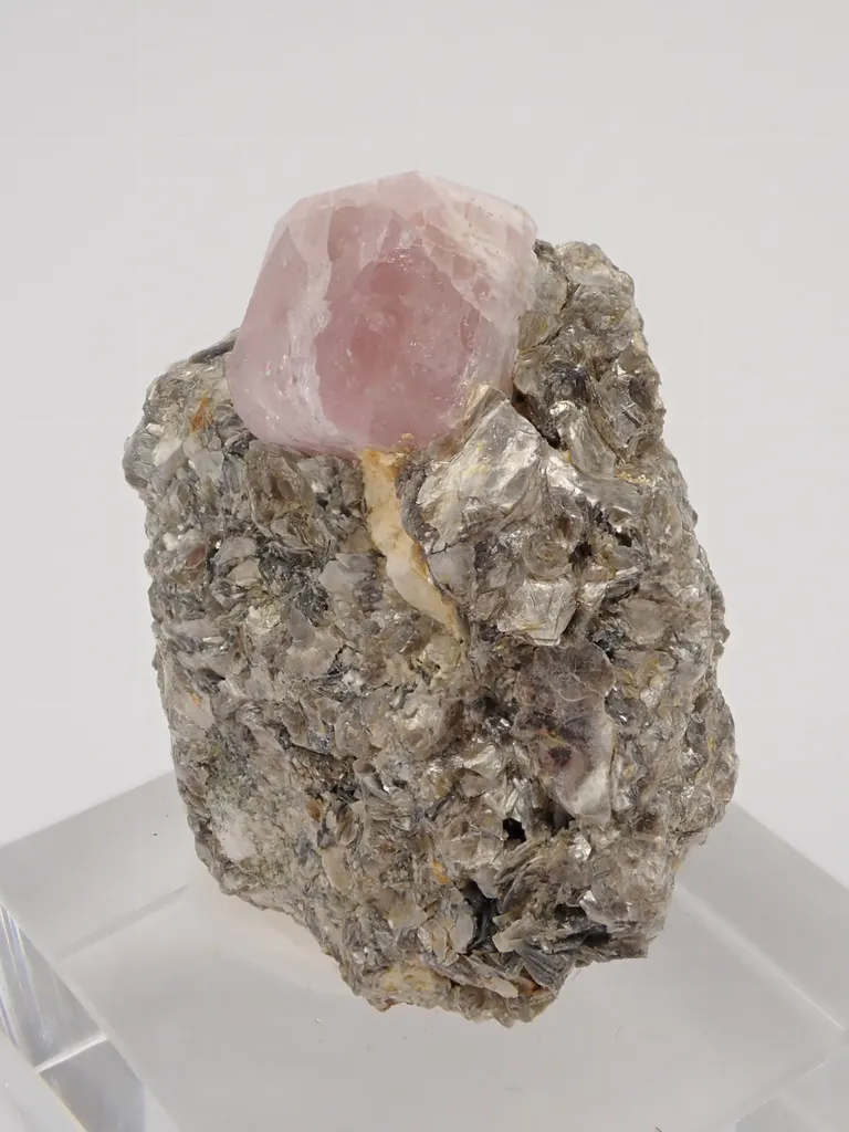 Fluorapatite - image 2