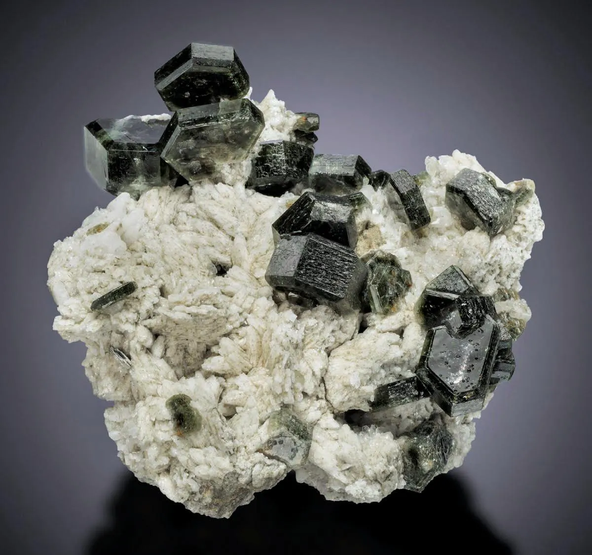 Fluorapatite, Albite - image 1