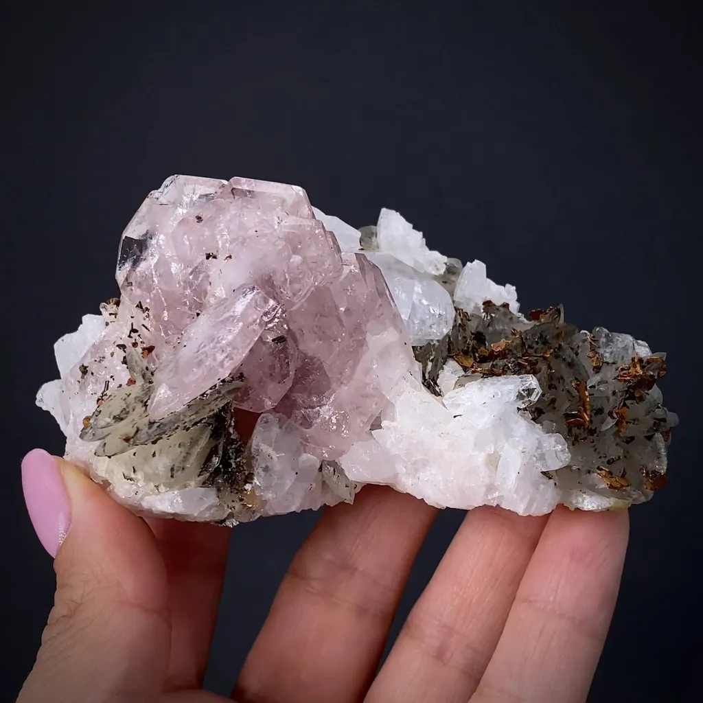 Fluorapatite and Albite with Cubanite image