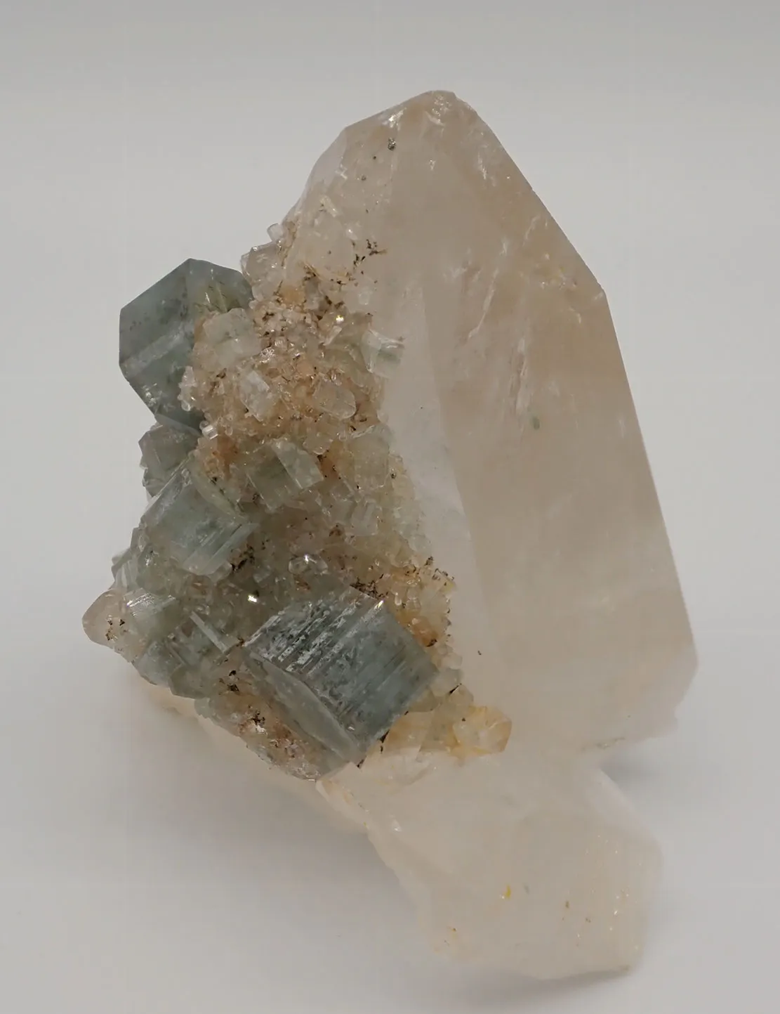 Fluorapatite and Quartz - image 4