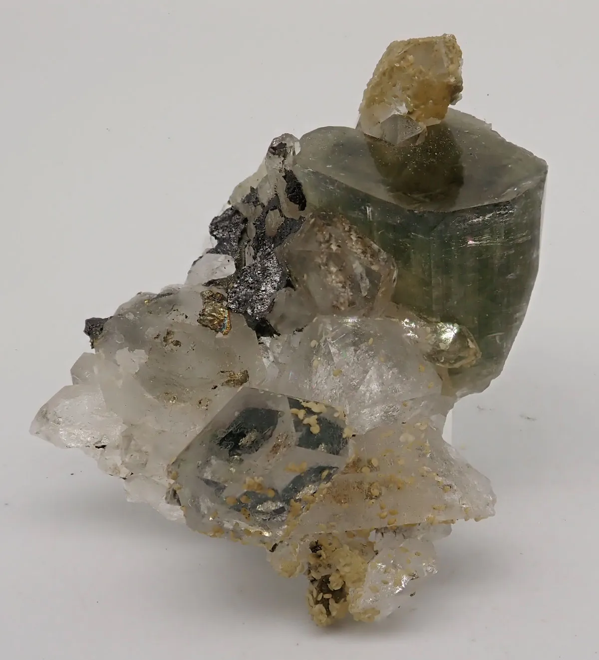Fluorapatite and Quartz with inclusions - image 3