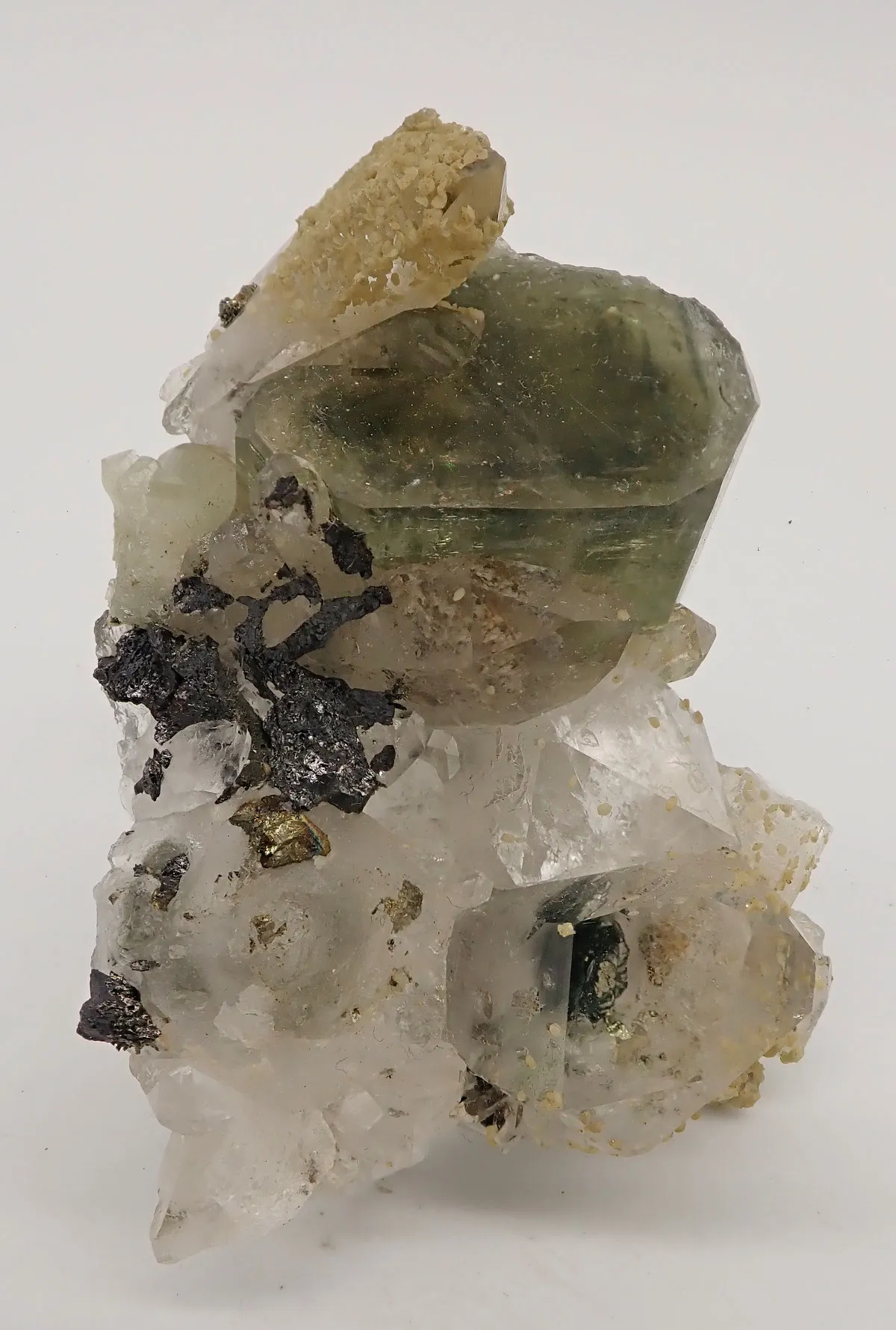 Fluorapatite and Quartz with inclusions - image 4
