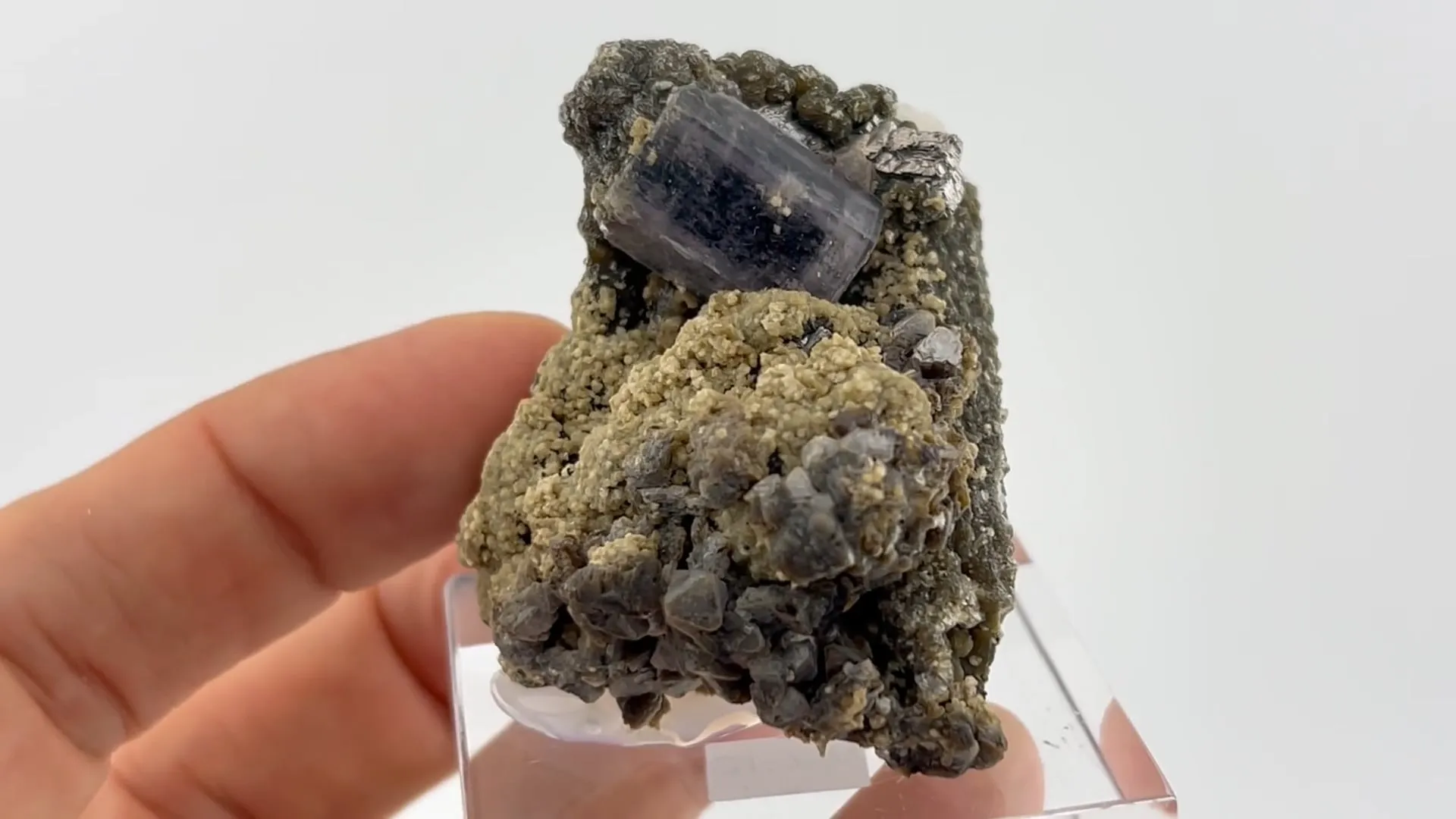 Fluorapatite and Siderite - image 4