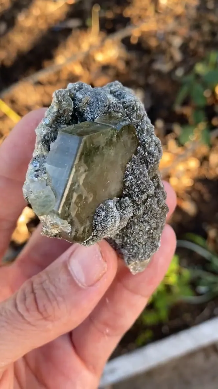 Fluorapatite - image 5