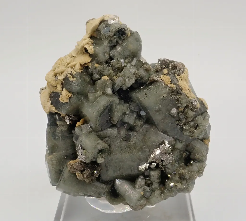Fluorapatite - image 3