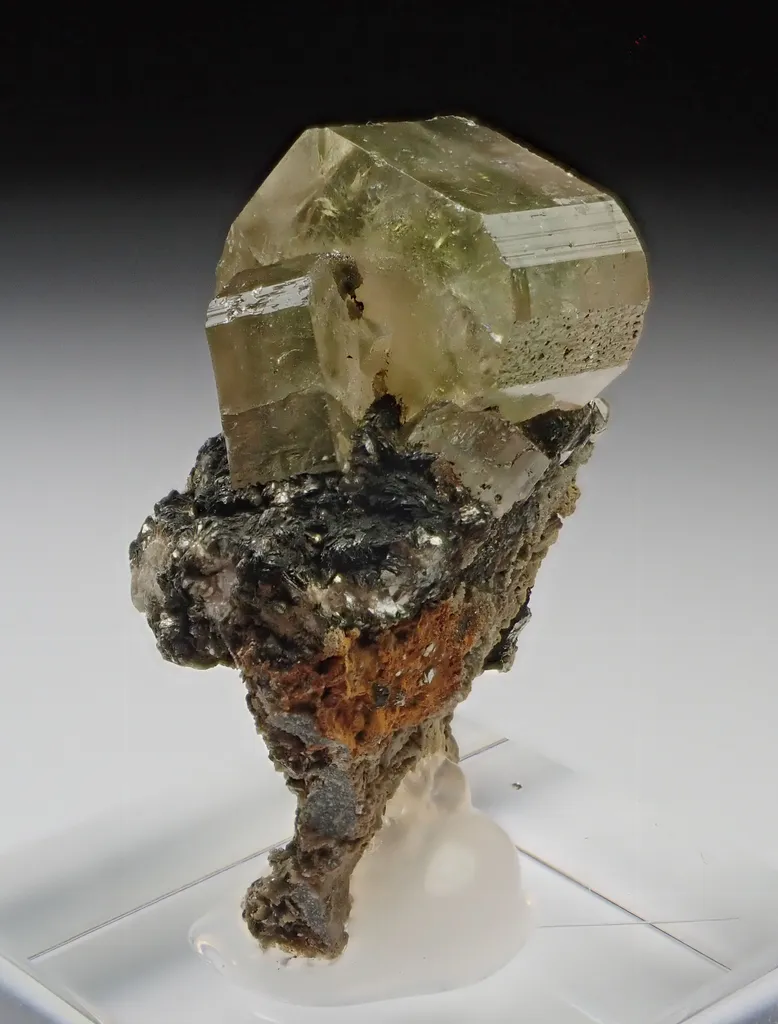 Fluorapatite - image 2