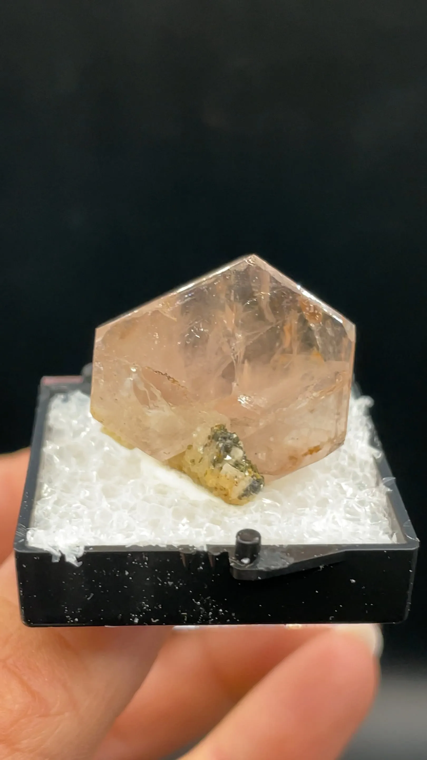 Fluorapatite - image 2