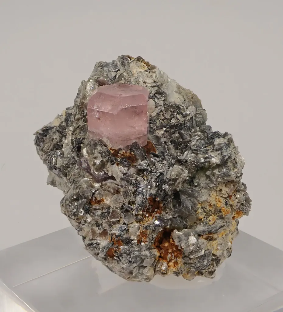 Fluorapatite image