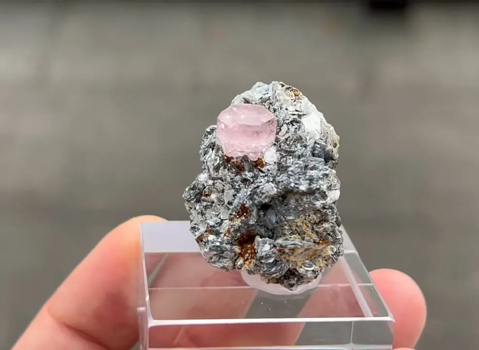 Fluorapatite - image 5