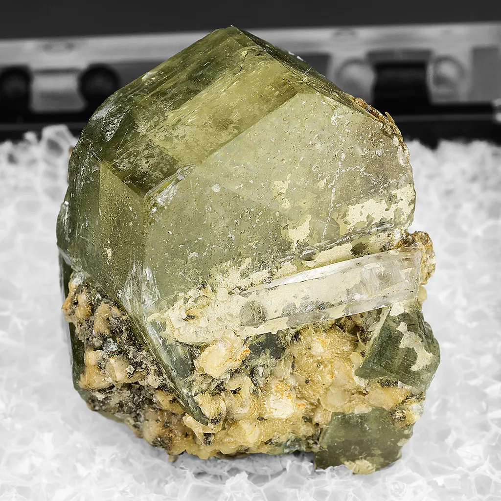 Fluorapatite image