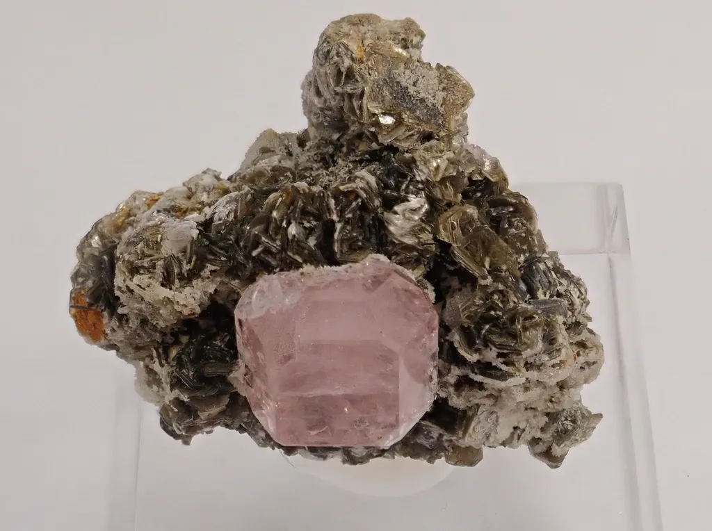 Fluorapatite - image 2