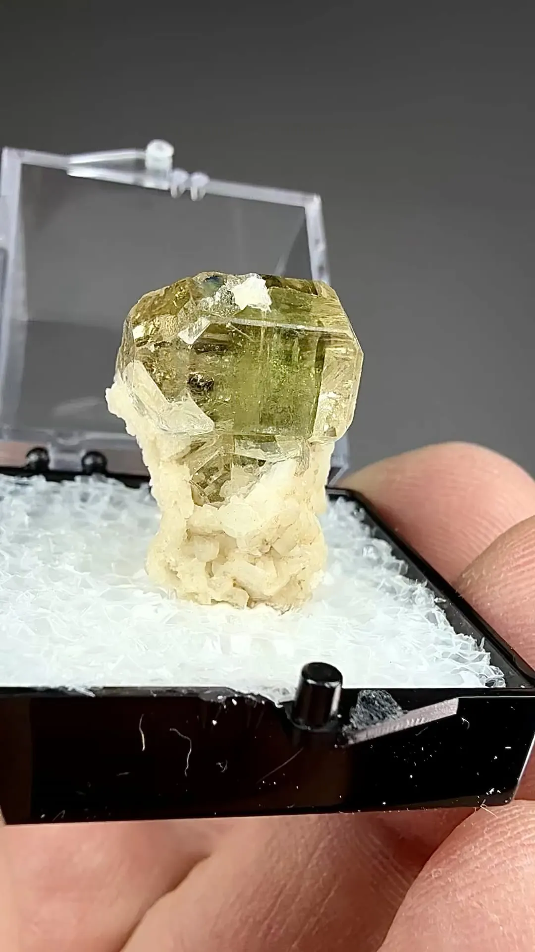 Fluorapatite - image 2