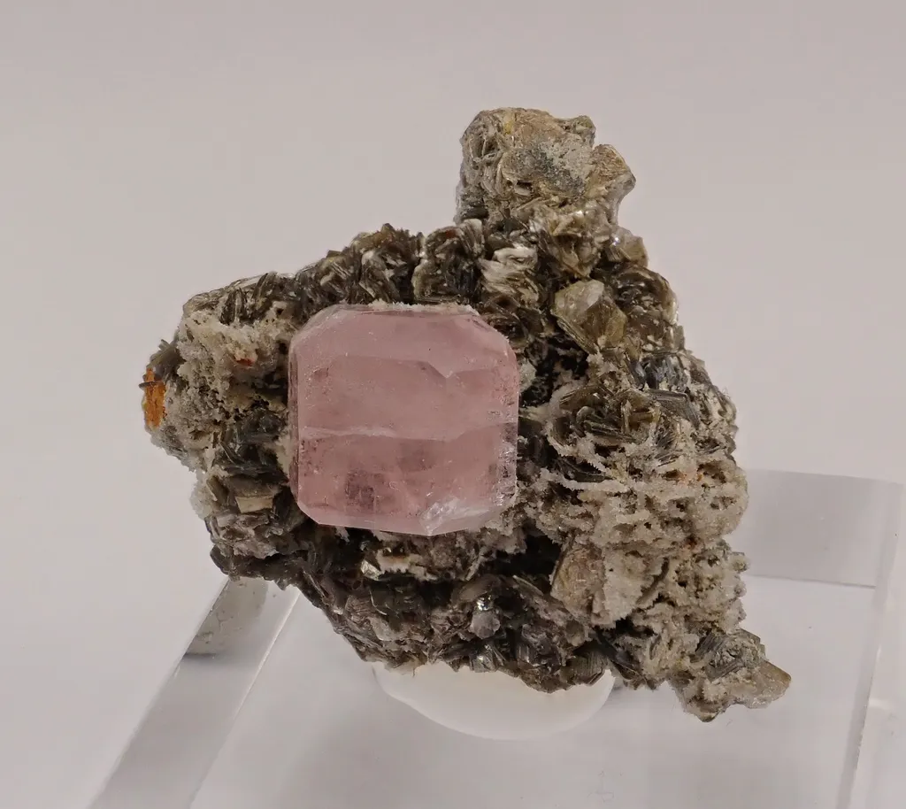 Fluorapatite image