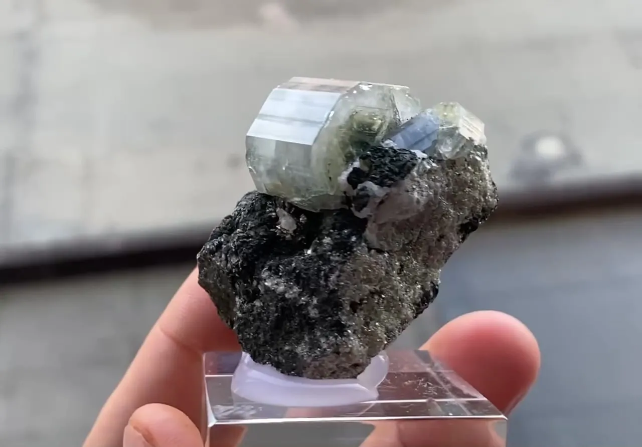 Fluorapatite - image 5