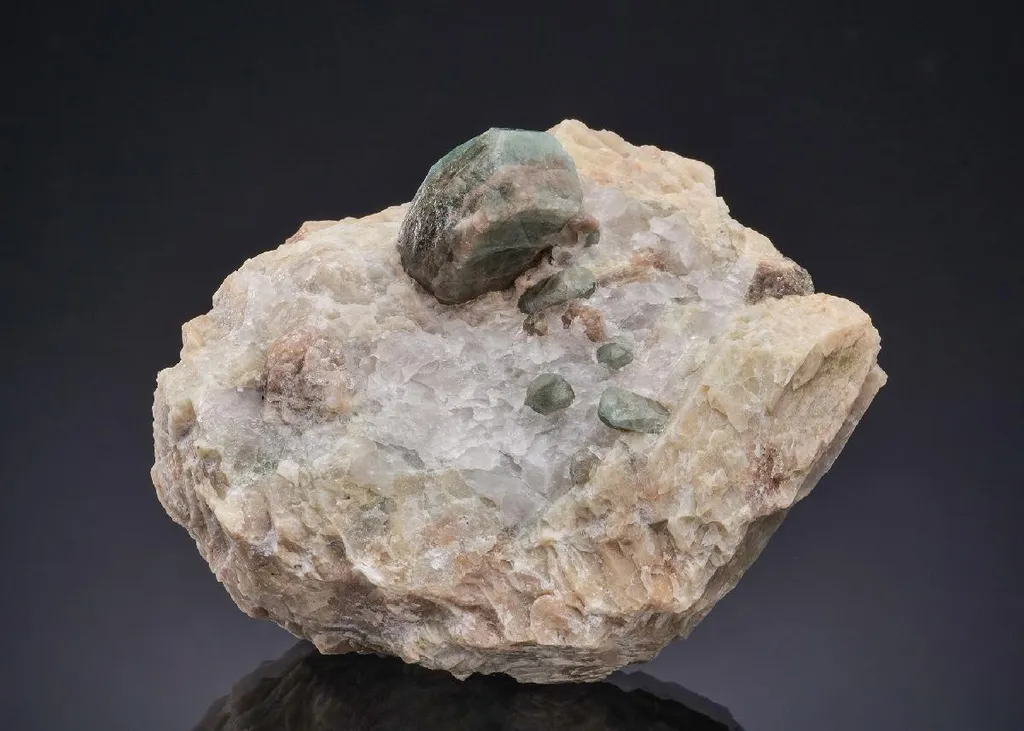Fluorapatite image