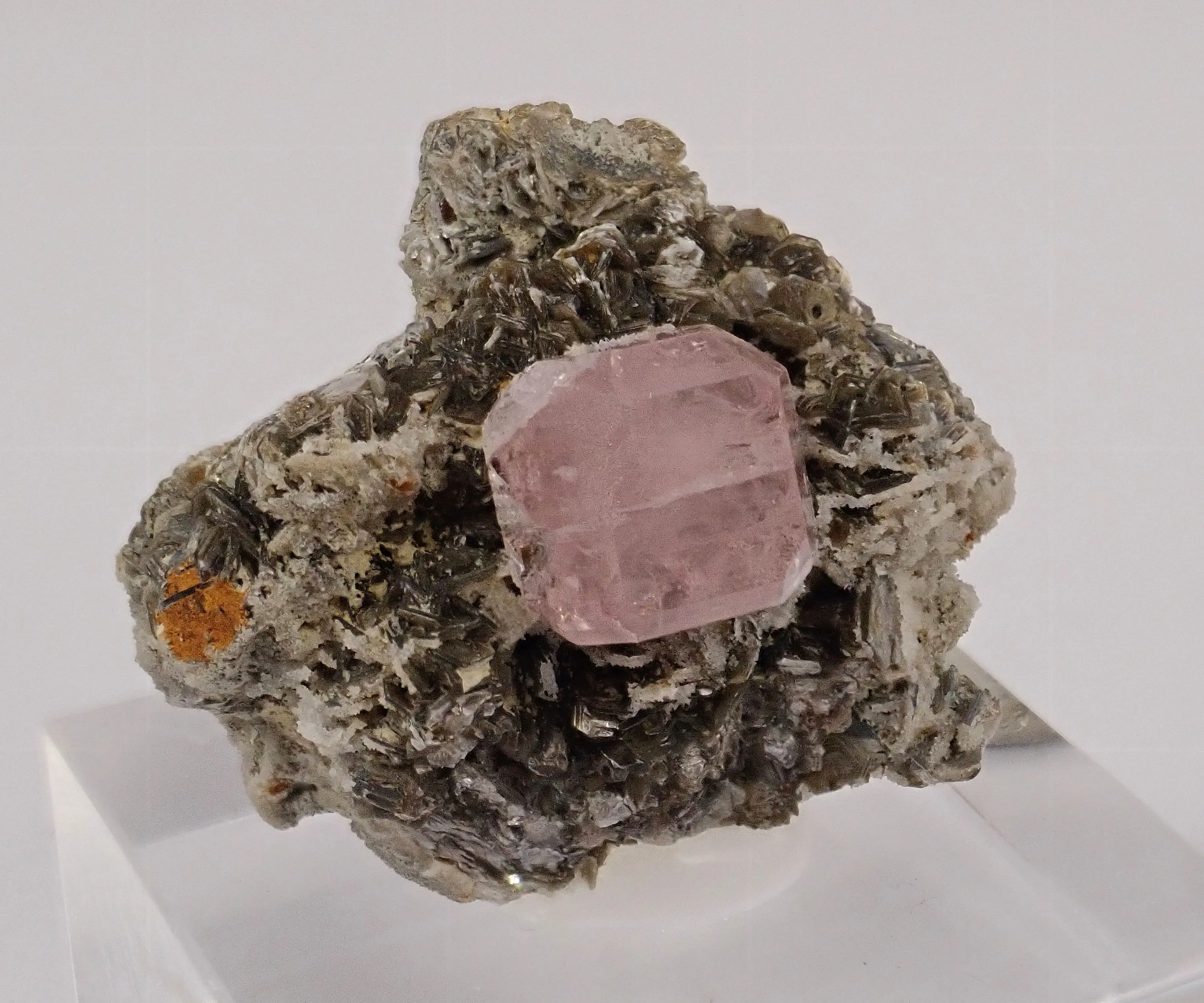 Fluorapatite - image 3