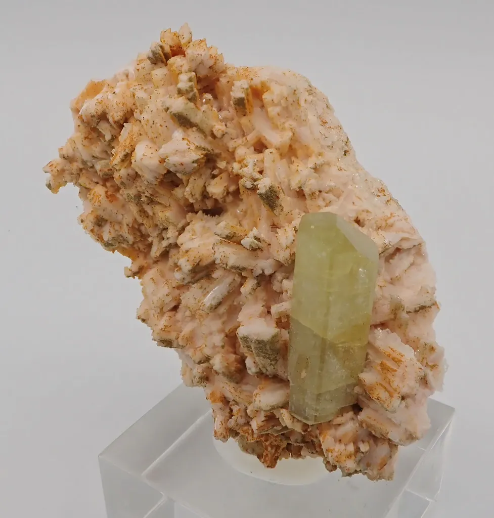 Fluorapatite image