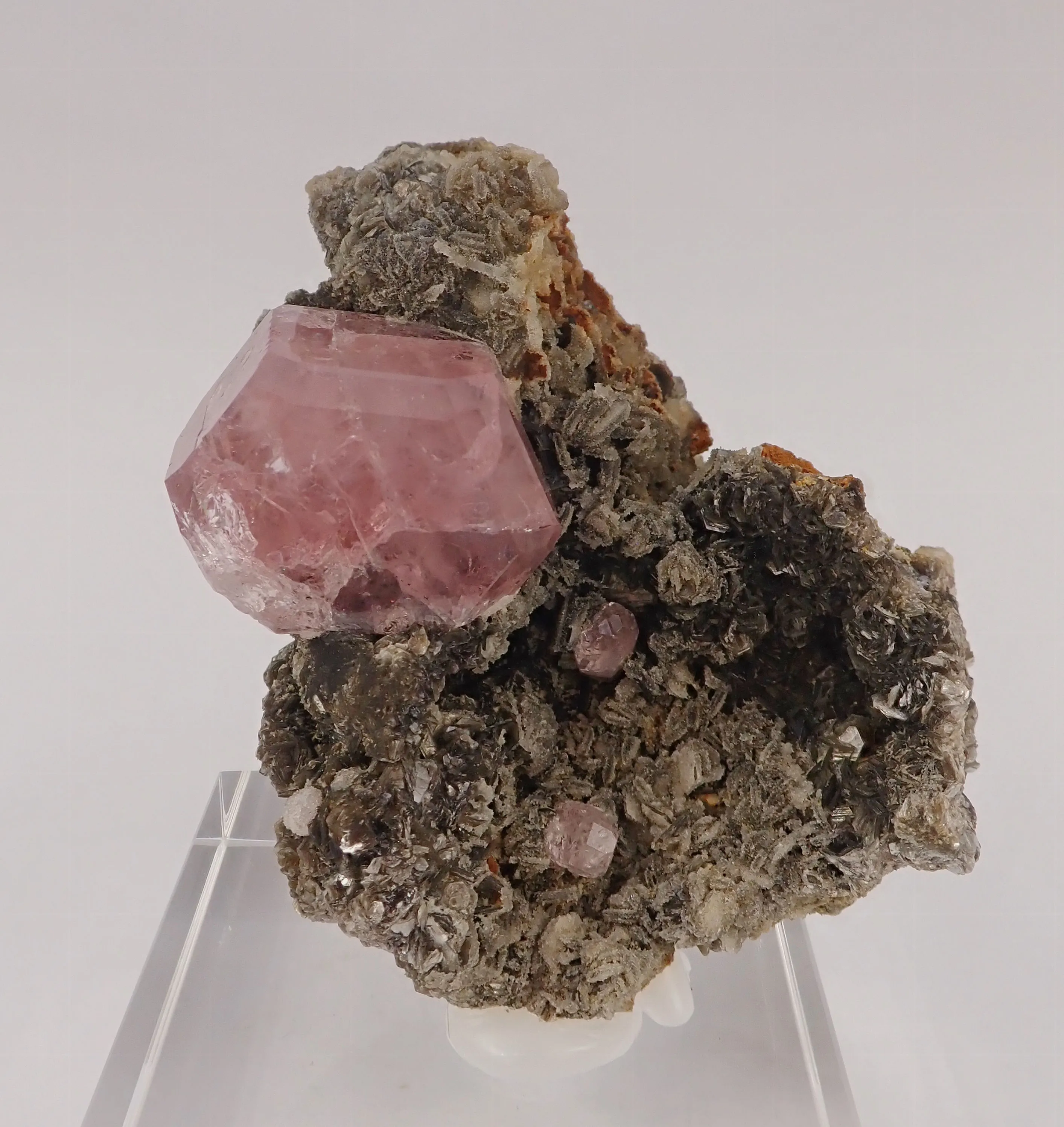 Fluorapatite - image 2