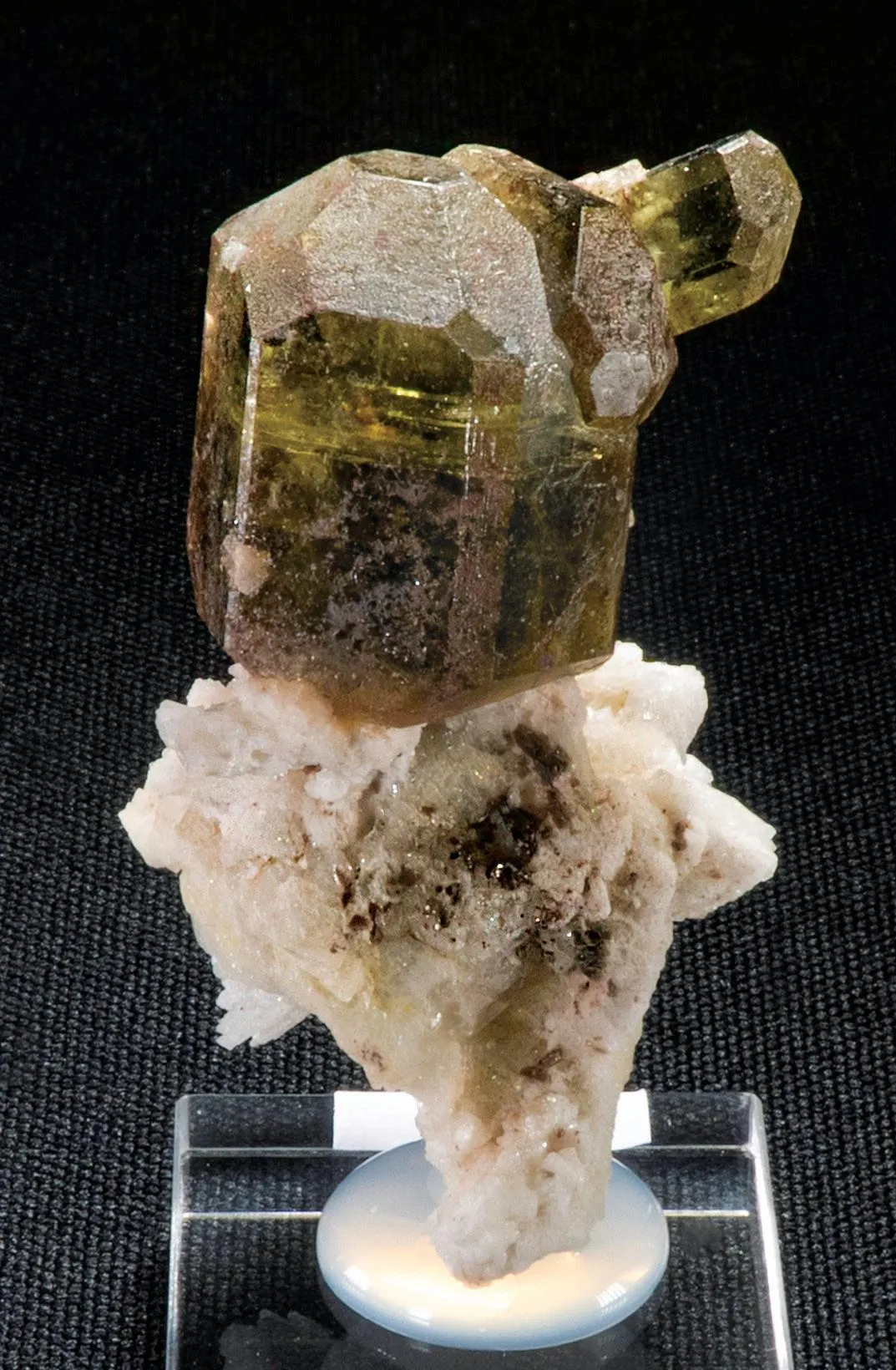 Fluorapatite, Feldspar - image 1