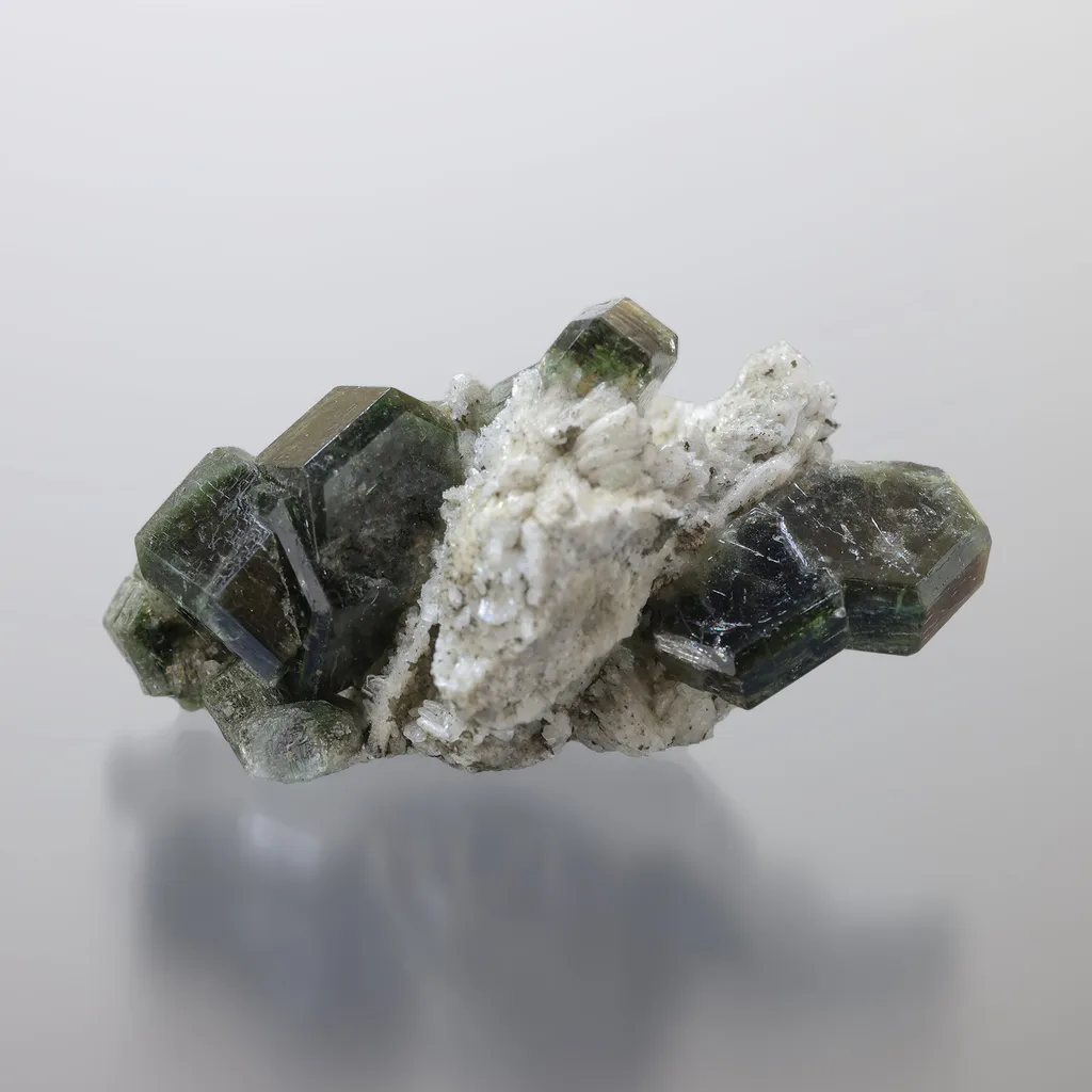 Fluorapatite Feldspar image