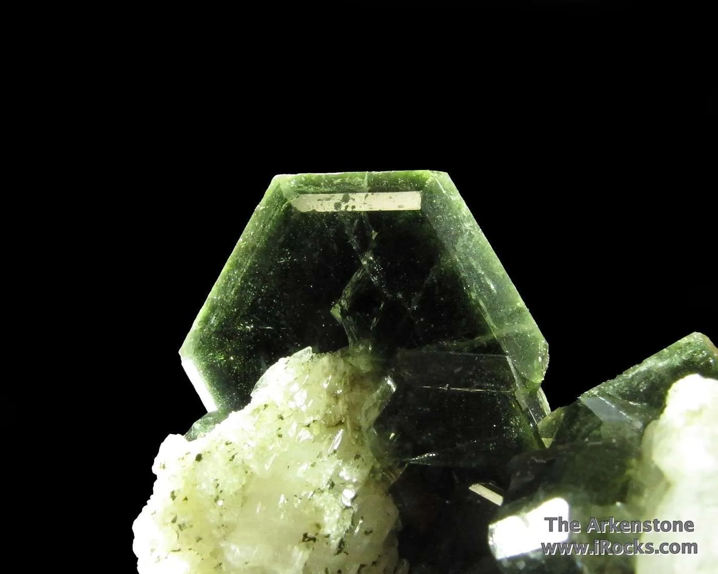 Fluorapatite (fl) on Albite (fl) - image 5