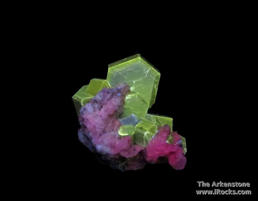 Fluorapatite (fl) on Albite (fl) image